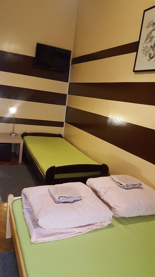 Hostel Smocza Jama *