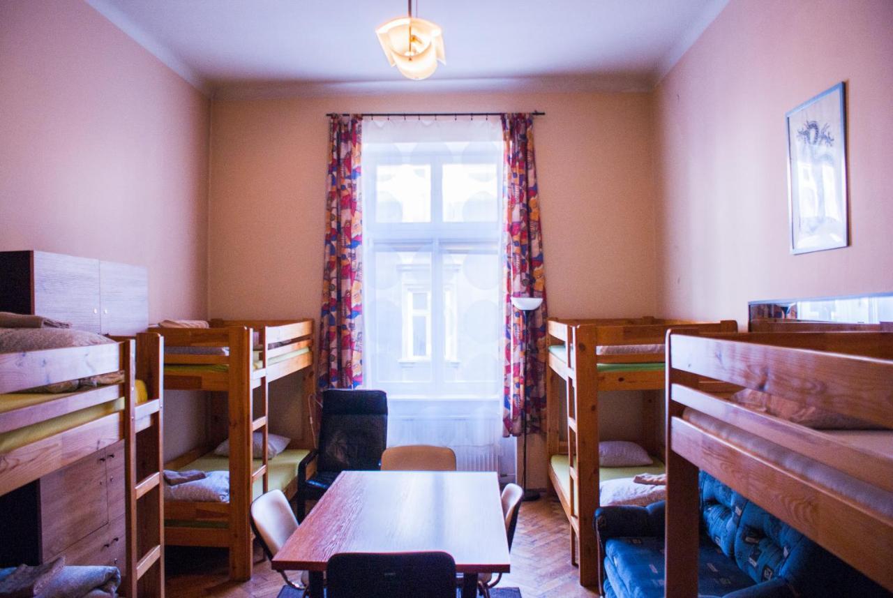 Hostel Smocza Jama